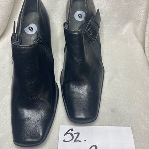 Ladies Black Leather Shoes